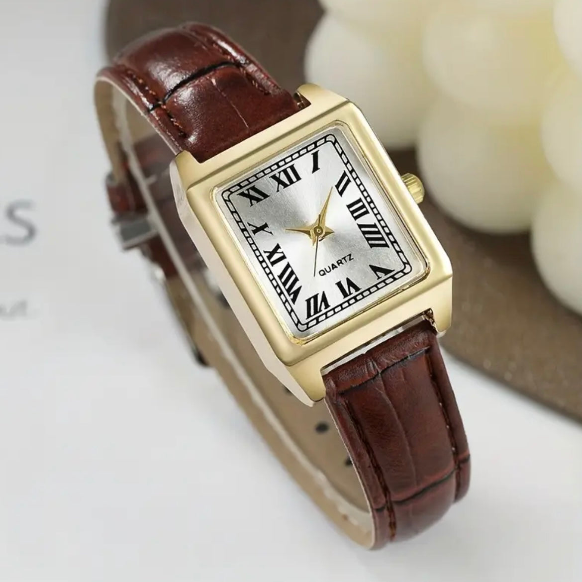 Classic strap watch