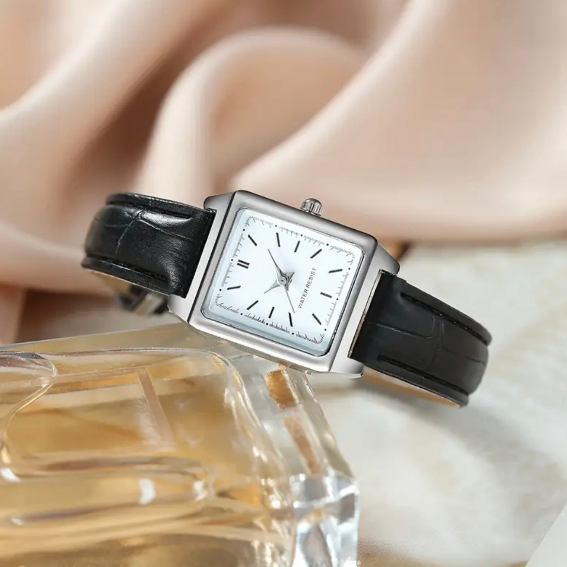 Classic strap watch