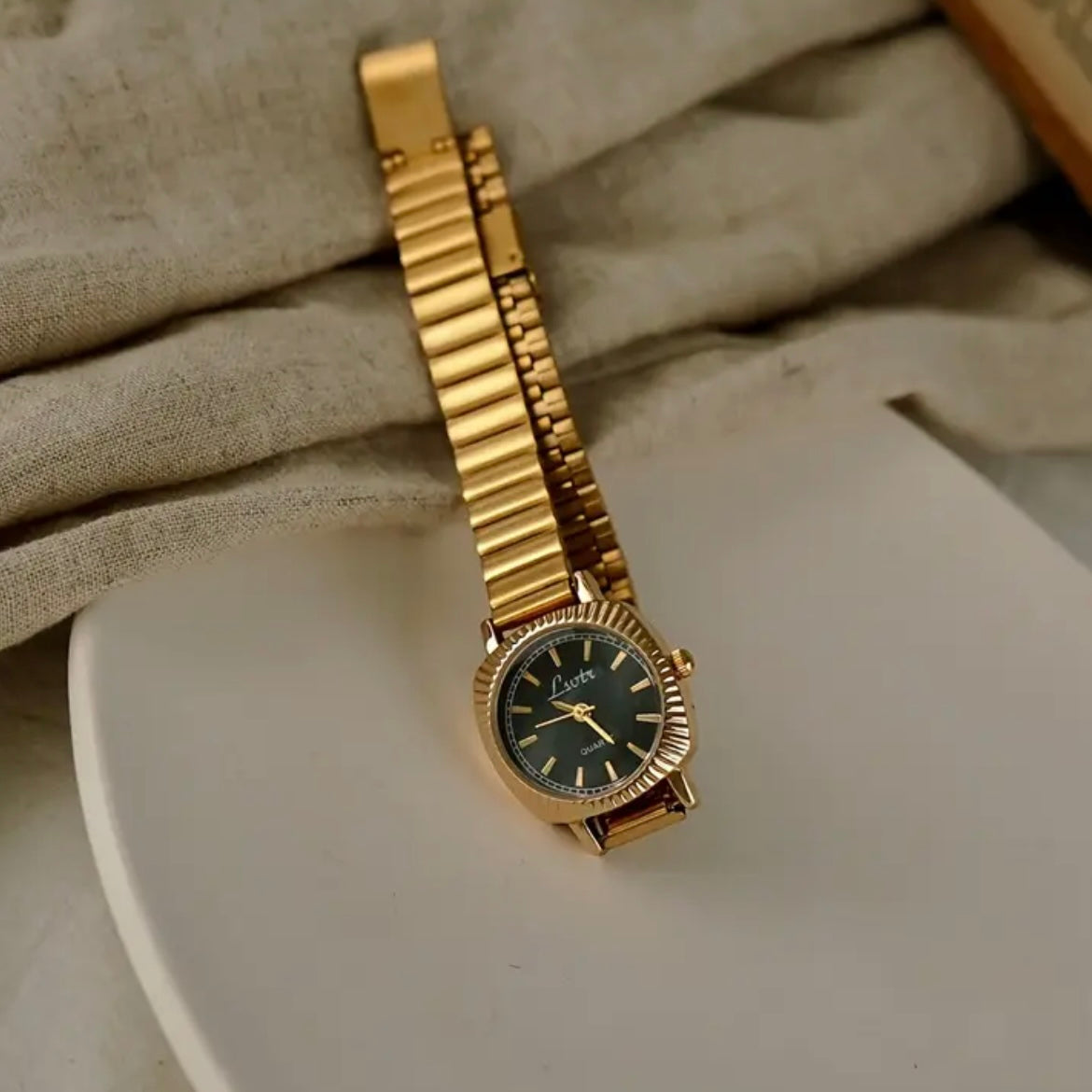 Lotus watch