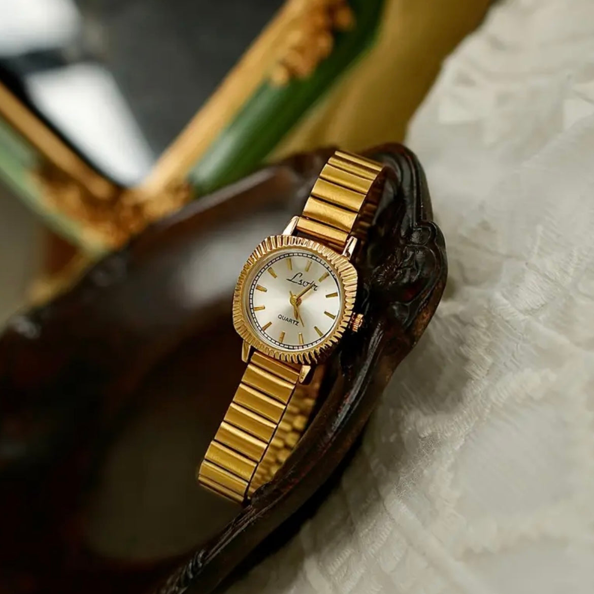 Lotus watch