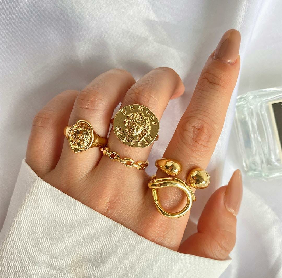 5 piece golden ring set