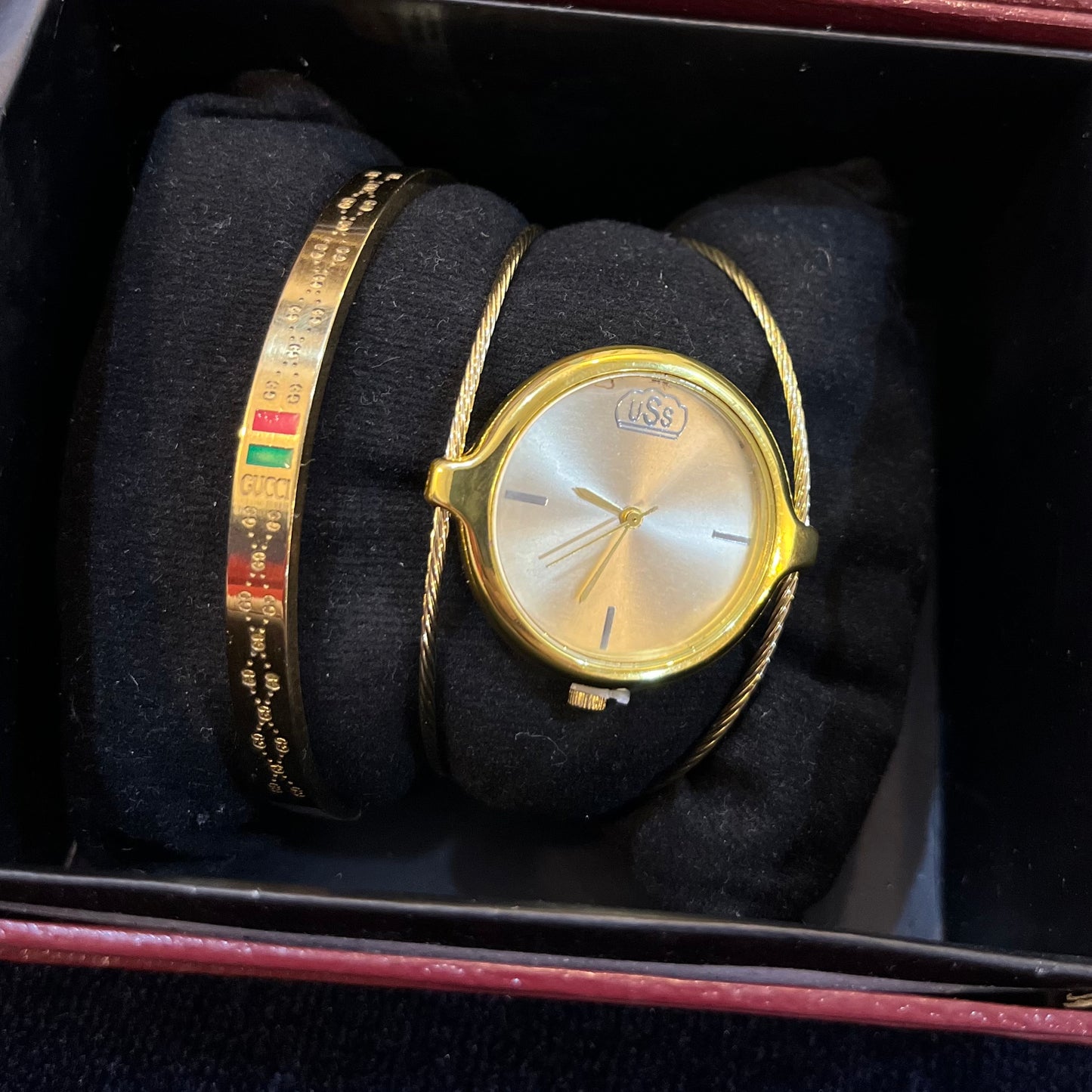 Gucci watch pair