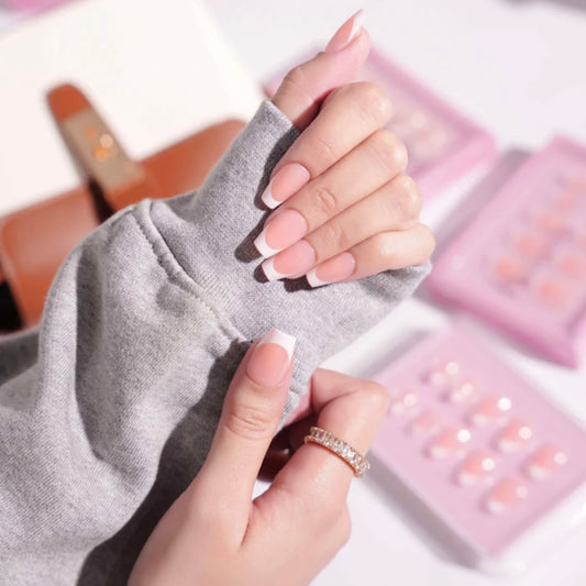 Minimal french nails